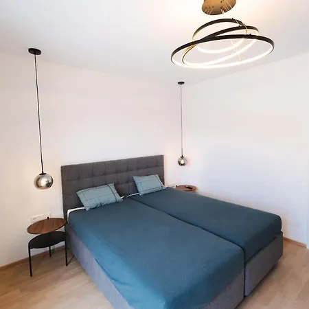 Apartment Montelago, Penthouse Mit Seeblick & Seezugang *