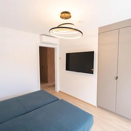 Montelago, Penthouse Mit Seeblick & Seezugang *